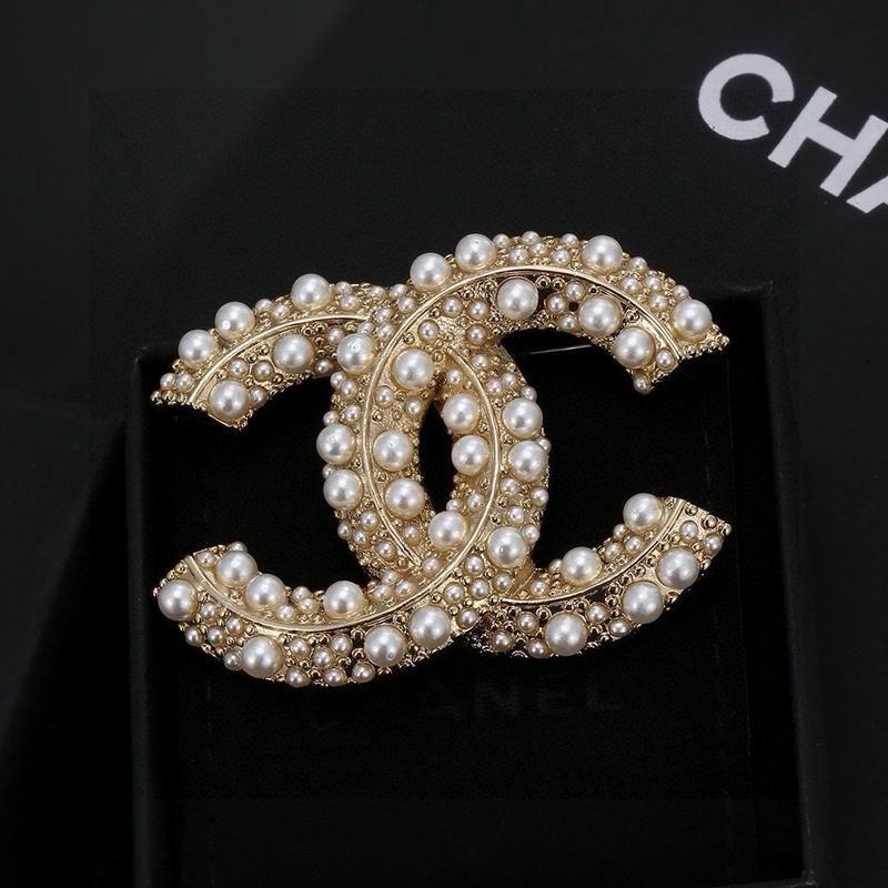 Chanel Brooch 05yxs36